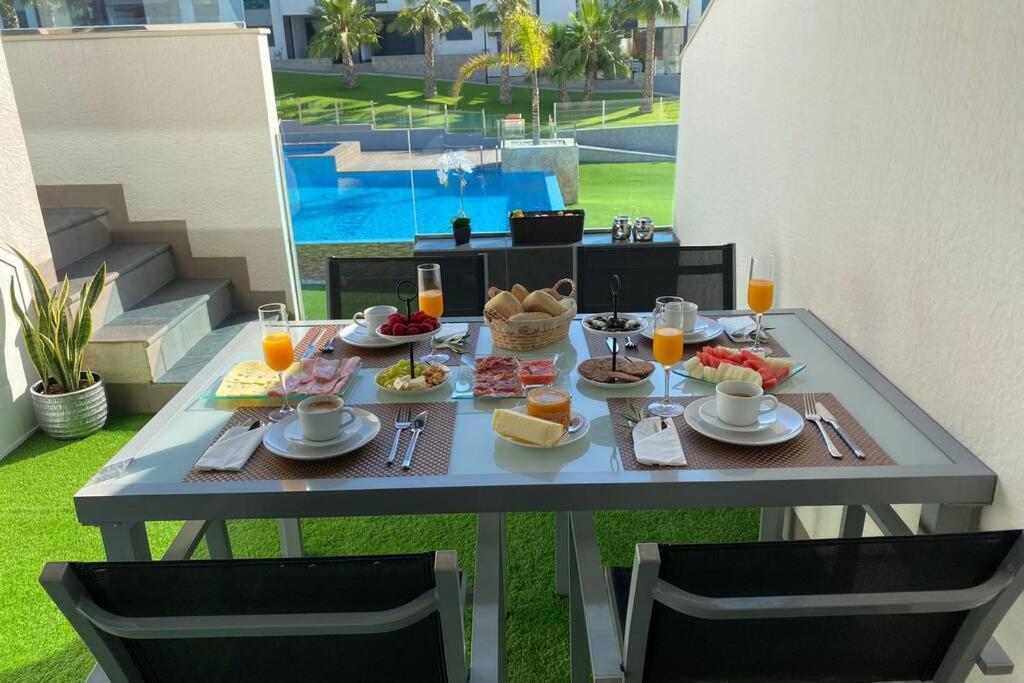 Luxury Penthouse Oasis Beach VIII Orihuela Costa Punta Prima ตอร์เรเวียคา ภายนอก รูปภาพ