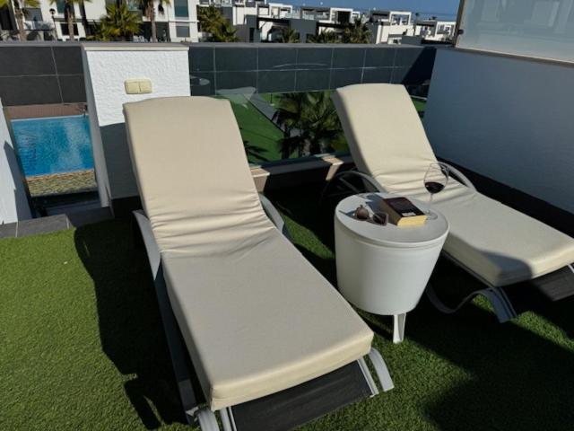 Luxury Penthouse Oasis Beach VIII Orihuela Costa Punta Prima ตอร์เรเวียคา ภายนอก รูปภาพ