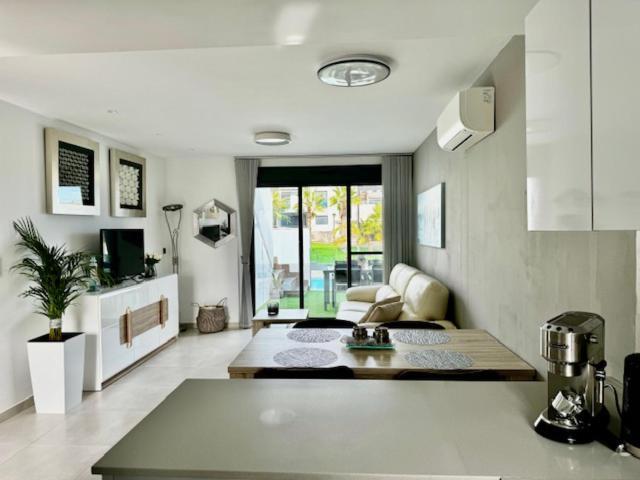 Luxury Penthouse Oasis Beach VIII Orihuela Costa Punta Prima ตอร์เรเวียคา ภายนอก รูปภาพ
